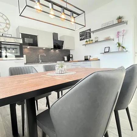 Lee-moderne Neubauwohnung In Strandnaehe - Wallbox דירה